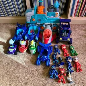 Superhero Adventure Playset with Vehicles and Figures